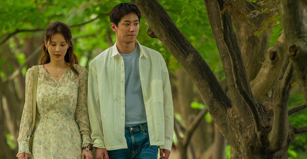 Review phim Love and Leashes - Sự kết nối giữa hai tâm hồn