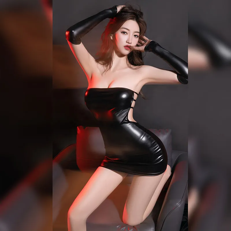 BỘ VÁY GIẢ DA ÔM SÁT HỞ LƯNG DÂY NGANG QUYẾN RŨ 6668